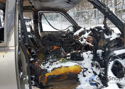 1998 Chevrolet K1500 Fleetside z USA, uszkodzony, nr VIN 2GCEK19R1W1206125